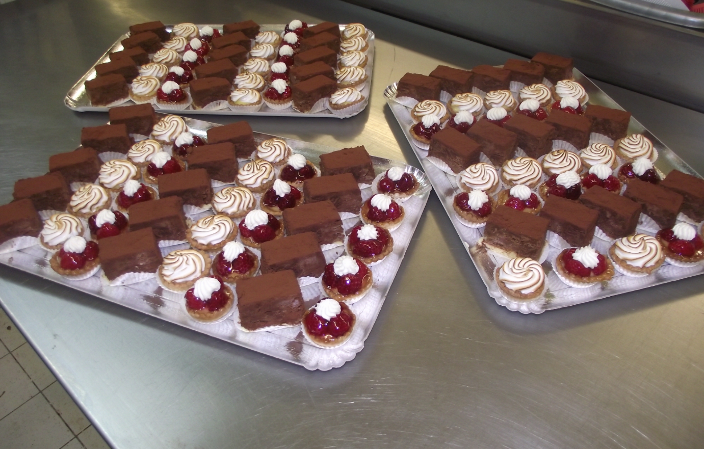 3 plateaux de mignardises sur 3 variétés