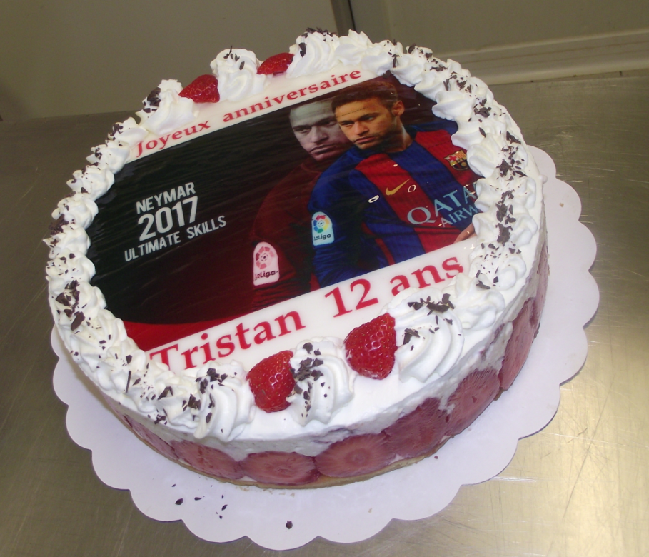 fraisier 10-12  parts avec photo de Neymar