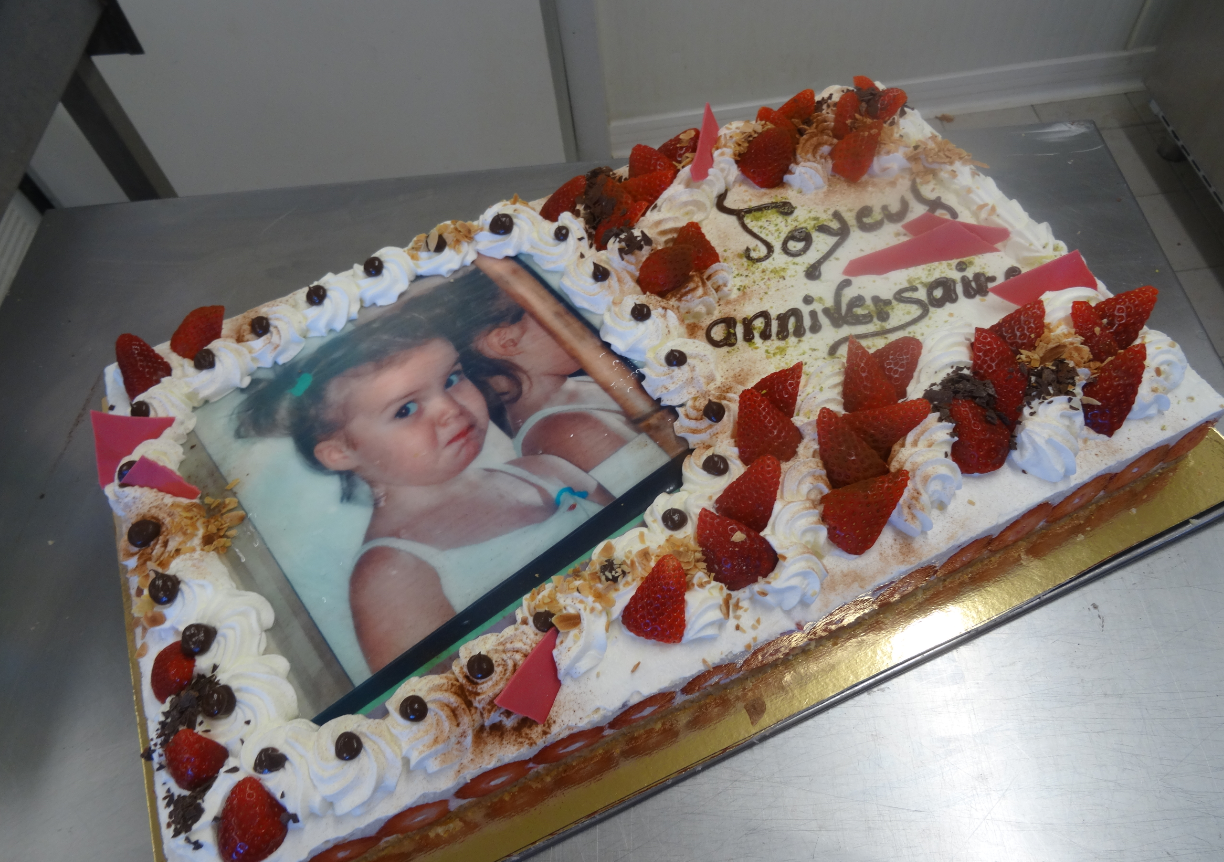 Fraisier 20-24 parts avec photo famille