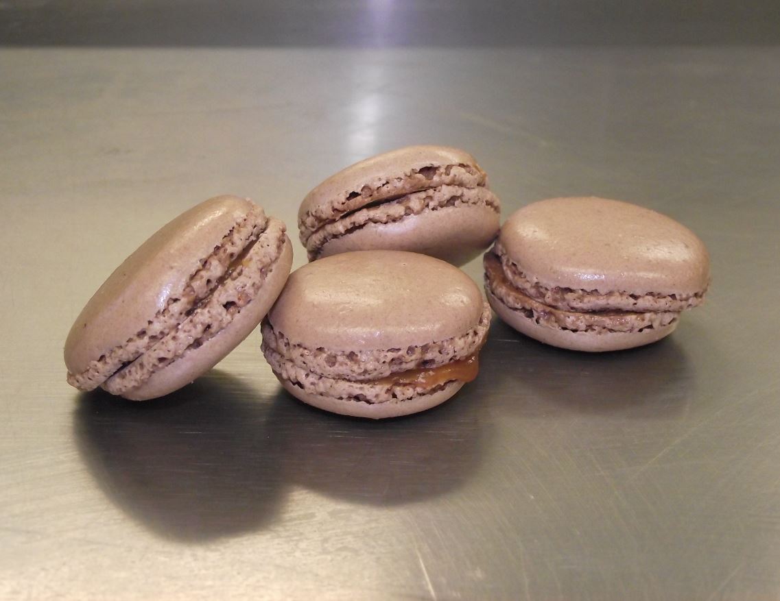 macarons-caramel-beurre-sale