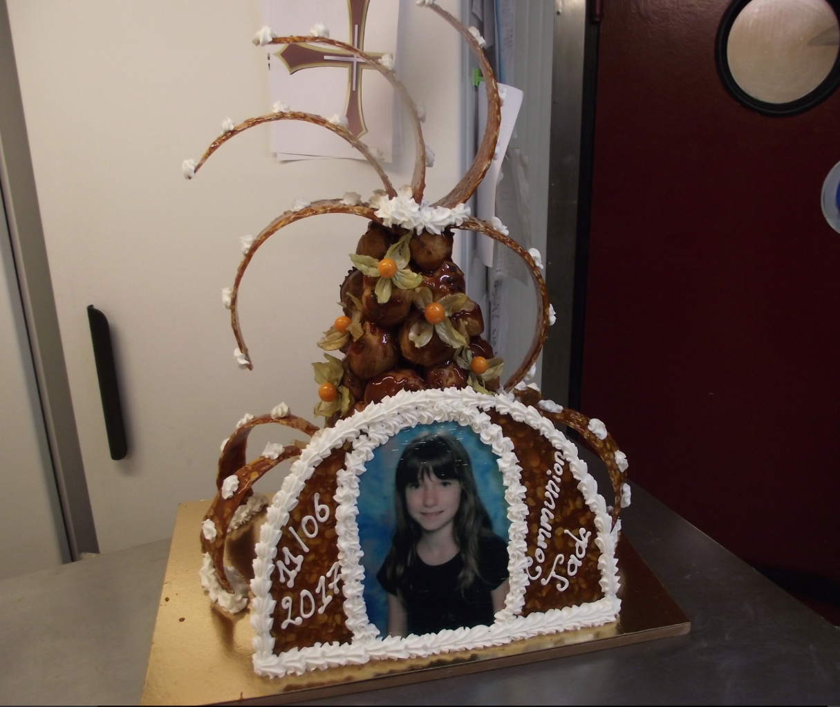 pièce montée choux et nougatine avec photo alimentaire