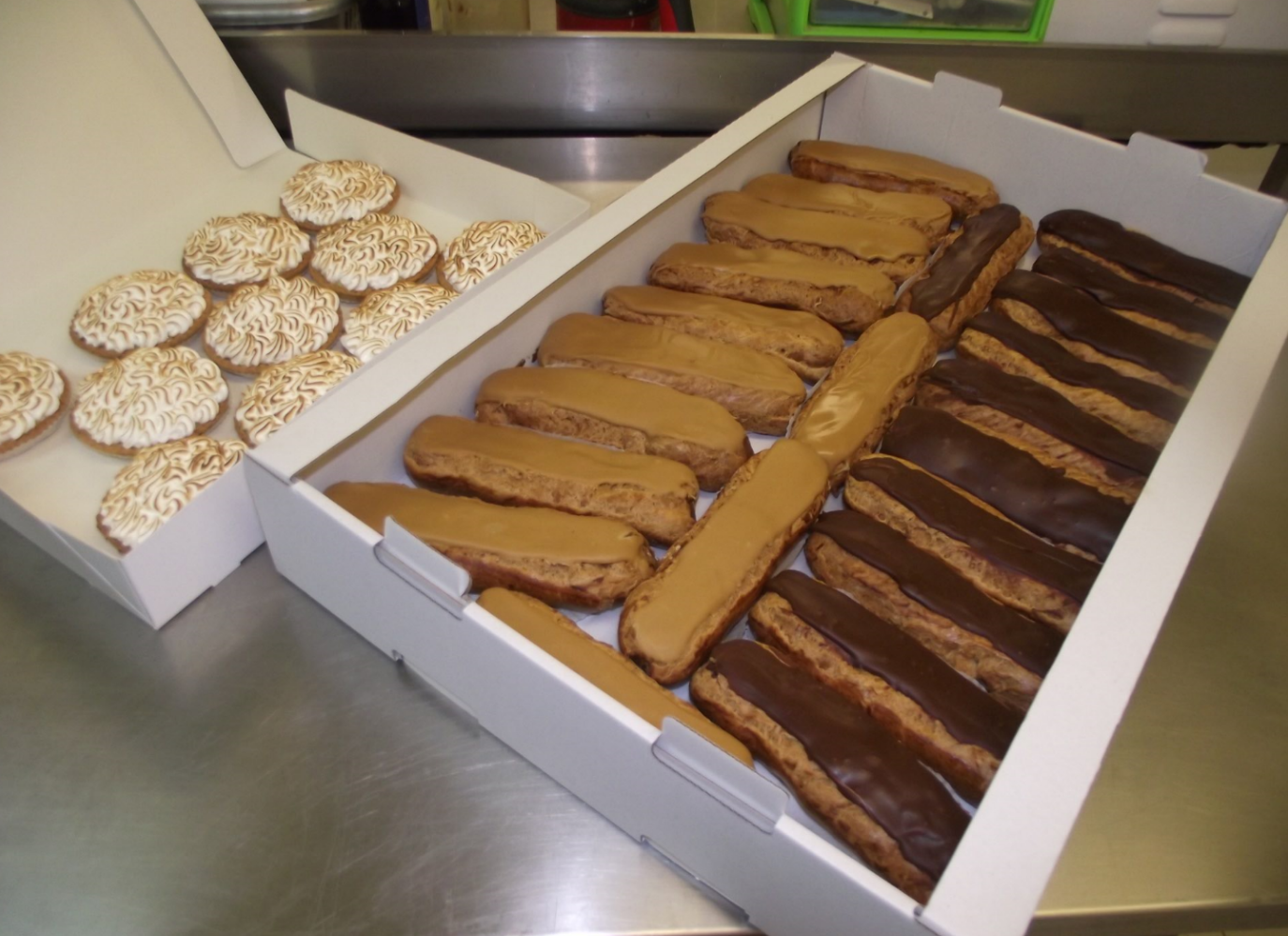 Tartelettes citron, éclairs choco et café